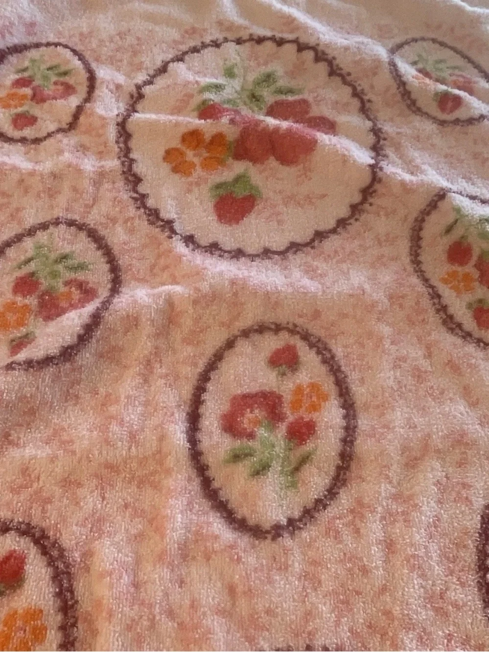 Set of 2 vintage Pink Floral Bath Towel Pair - Decorative Cotton Towels